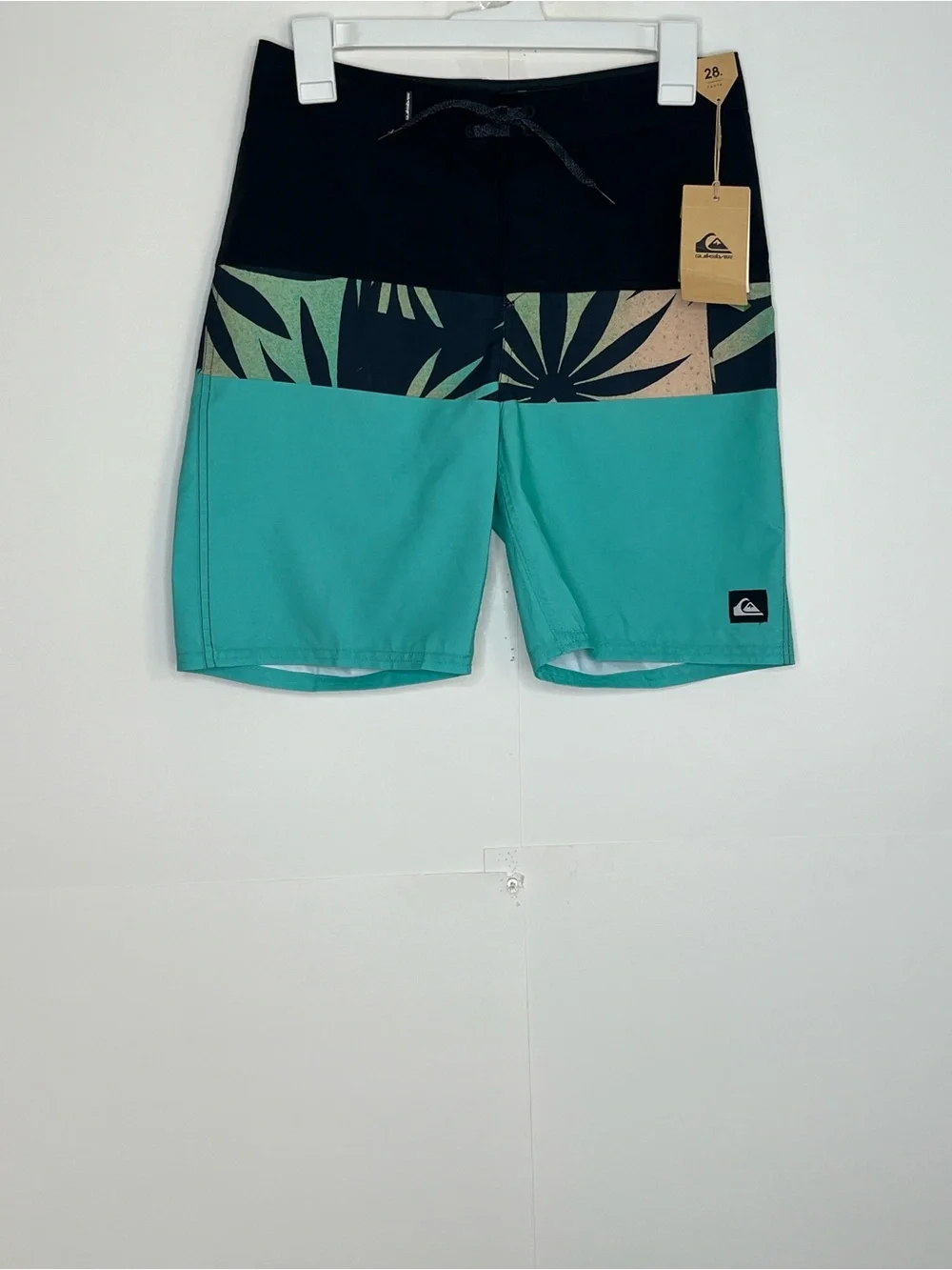 Quicksilver Boys Board Shorts Size 28